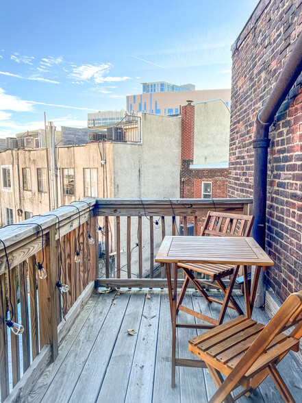 Shared Patio - 3626 Powelton Ave