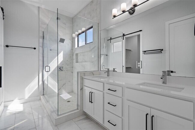 Building Photo - 409 Delmar Ave