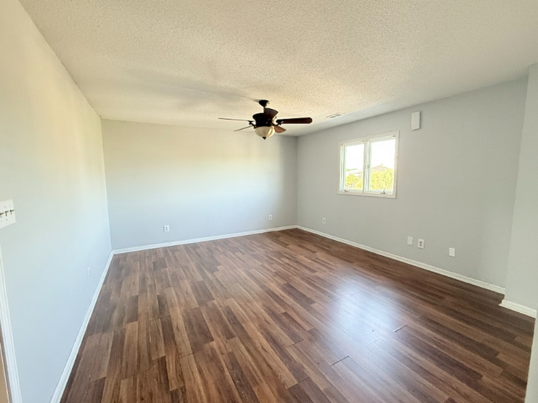 Building Photo - 209 Double Eagle Dr