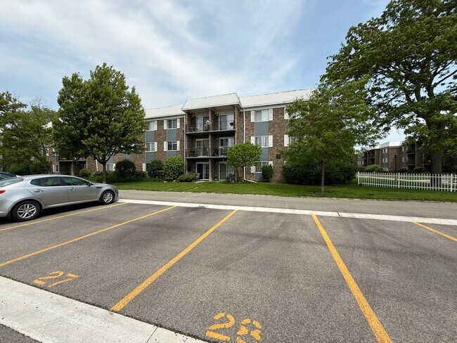 Primary Photo - 1511 N Windsor Dr