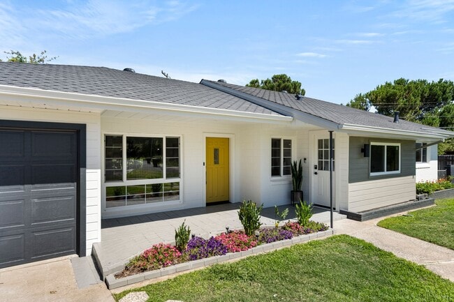 Building Photo - Modern Beauty of Downtown Roseville - 3 Be...