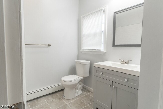 Building Photo - 75 Park Ave