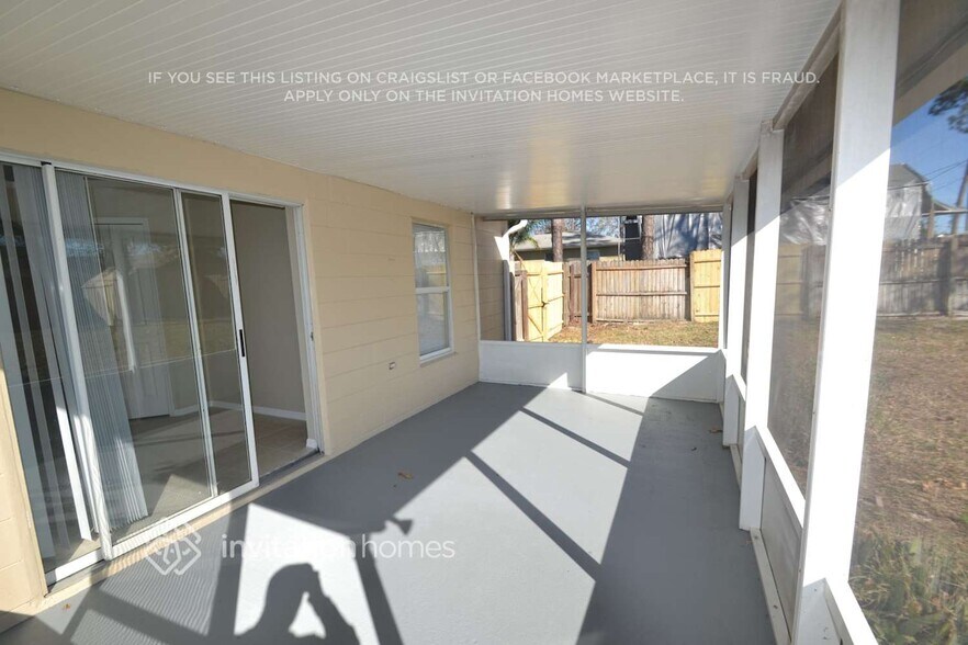 Building Photo - 3074 Mapleshade St