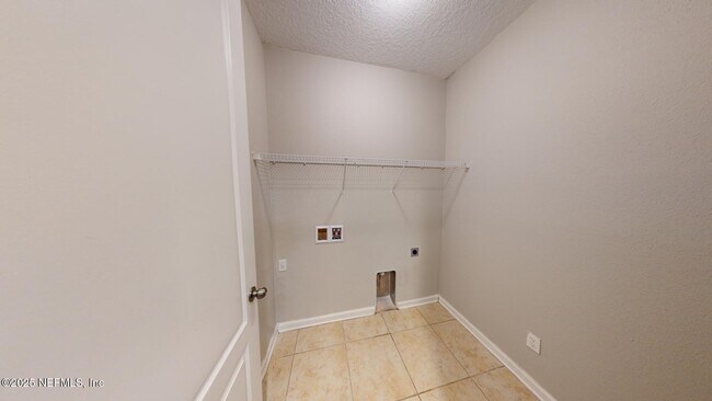 Building Photo - 15707 Lexington Park Blvd