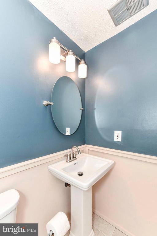 Building Photo - 1661 Fieldthorn Dr