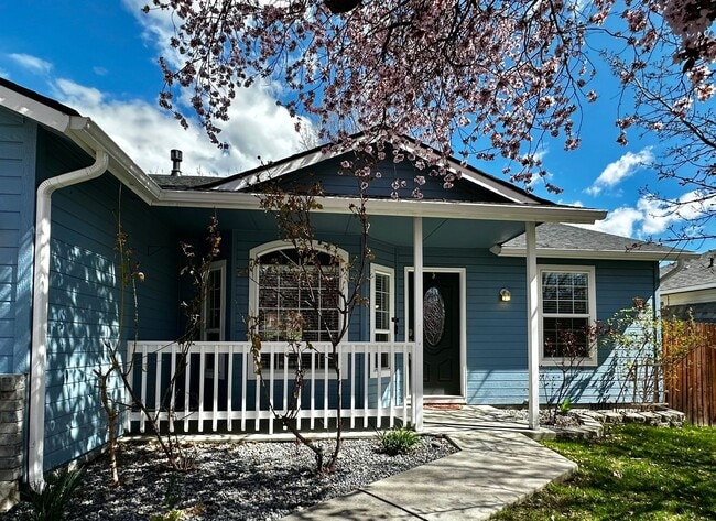 Building Photo - Cozy Home in Columbia Village!