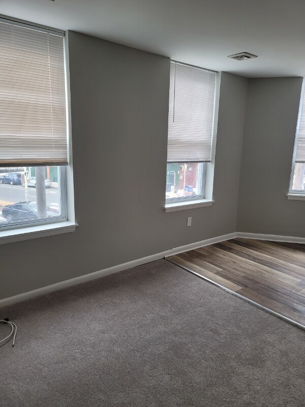 Building Photo - 3741 Lancaster Ave