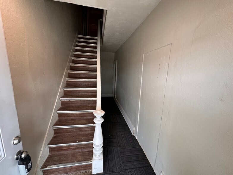 Building Photo - 2164 Jackson St