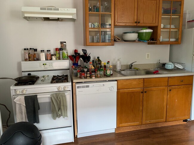 Building Photo - 308 S Neville St