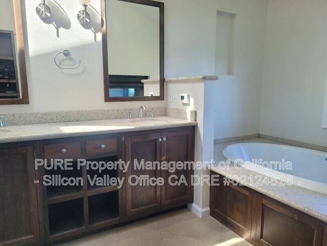 Building Photo - 24791 Northcrest Ln