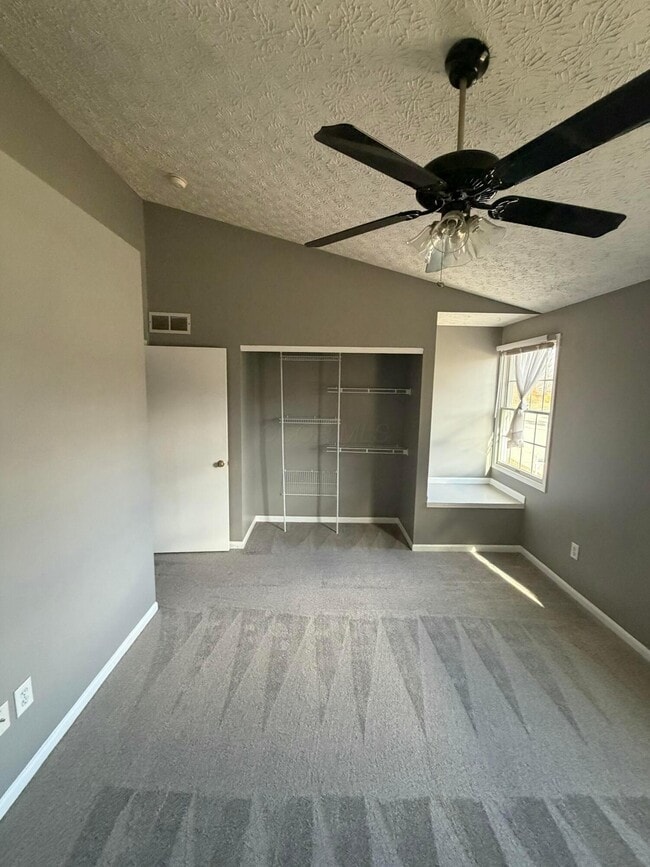 Building Photo - 8735 Olenbrook Dr