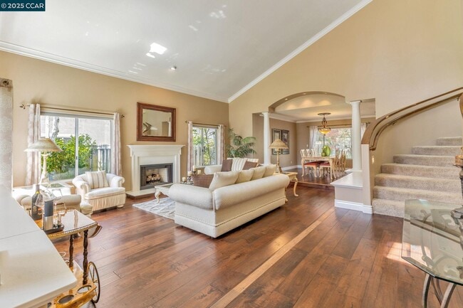 Building Photo - 668 Sun Tree Ct