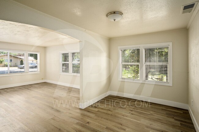 Building Photo - 3-Bed, 1-Bath