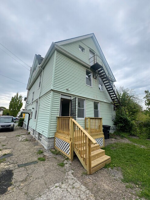 Building Photo - 1345 Addison Rd