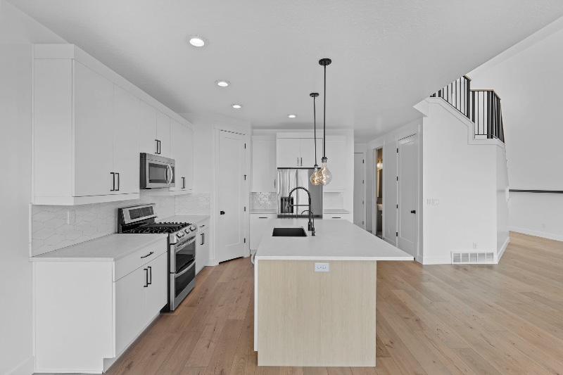 Building Photo - 16037 S Coupler Ln