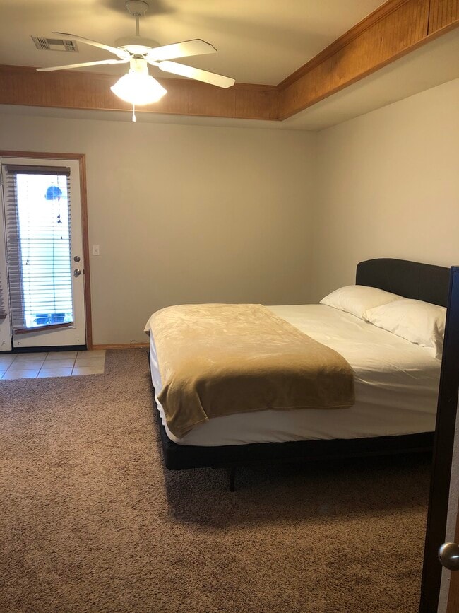 Building Photo - 2203 S Devin Lea St