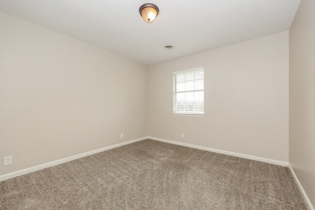 Building Photo - 3049 Brantley Dr