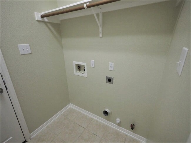 Building Photo - Desirable 4 bedroom home in BEAUTIFUL Steiner Ranch!