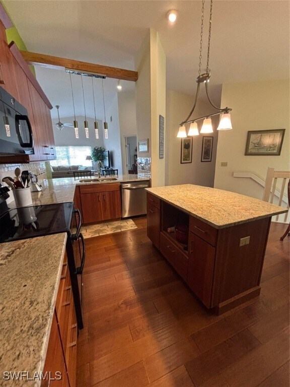 Building Photo - 2136 Tama Cir