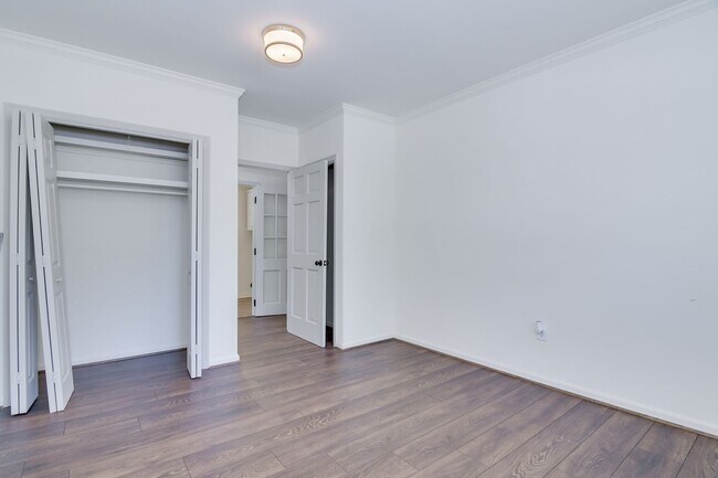 Building Photo - Southern Charm Brick Ranch Home