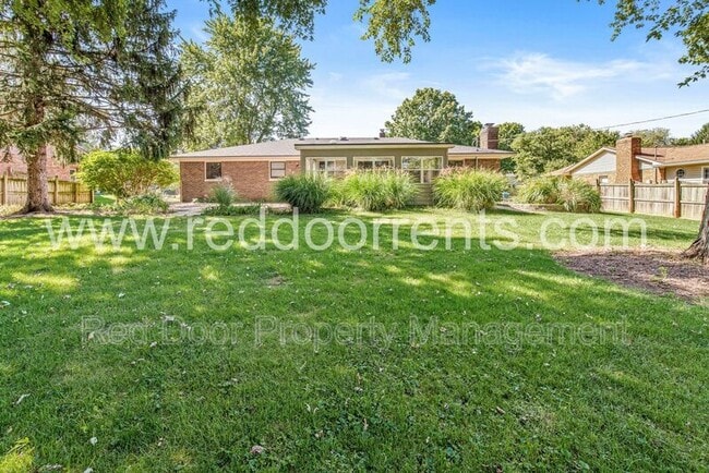 Building Photo - 8635 Bishops Ln