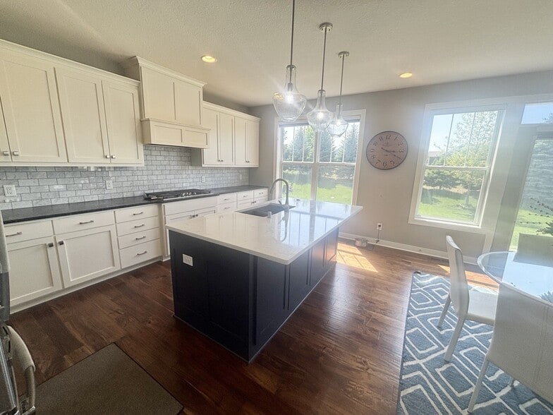 Building Photo - 9068 Red Oak Trl