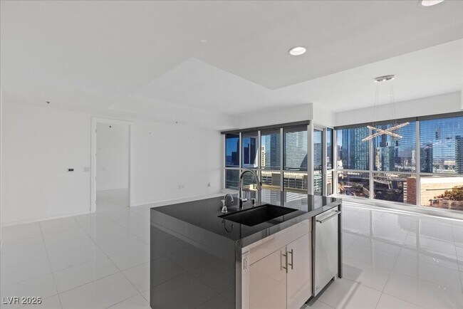 Building Photo - 4525 Dean Martin Dr