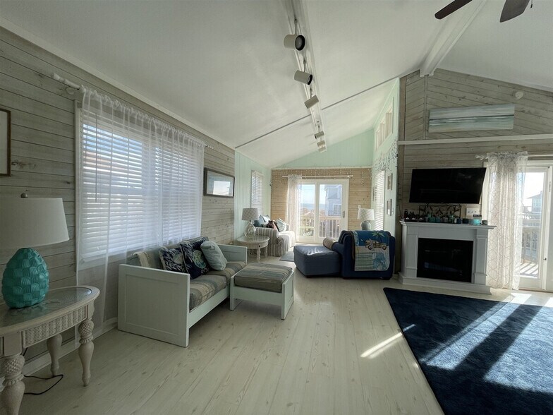 Building Photo - 54066 Marlin Dr