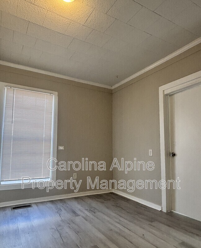 Building Photo - 880 Wellman St