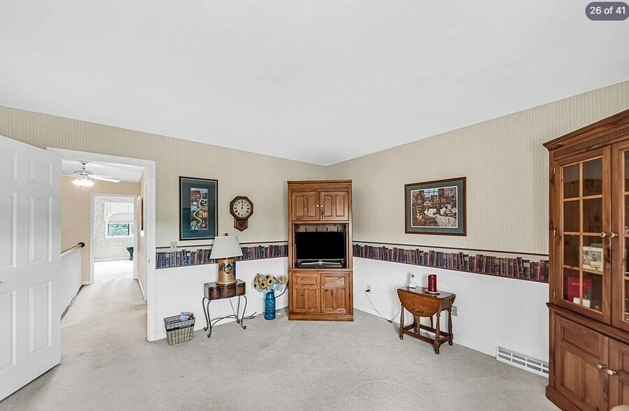 Building Photo - 61 Pine Grove Dr