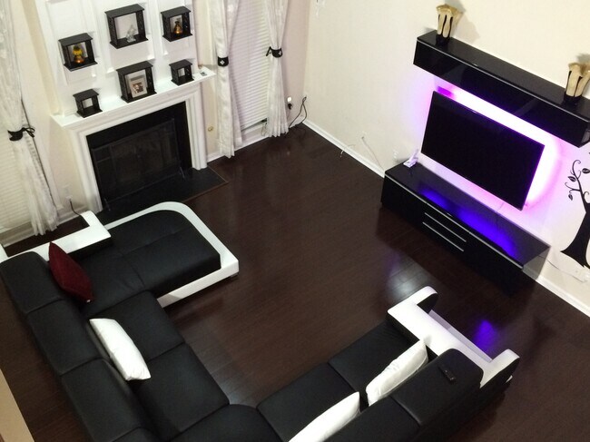 Building Photo - 908 Wendlebury Ct