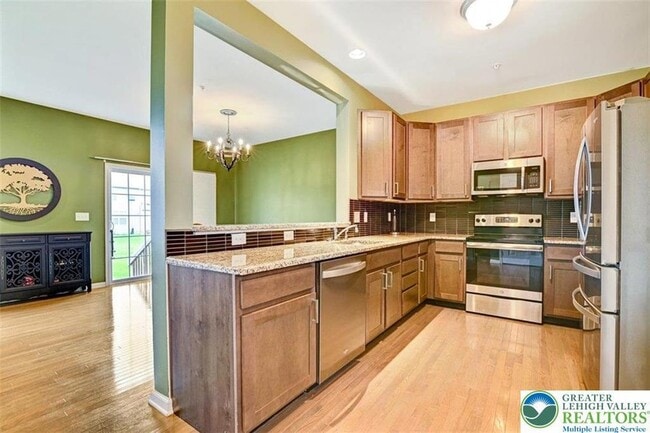 Building Photo - 4492 Cottonwood Dr