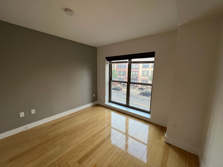 Building Photo - 1085 Boylston St