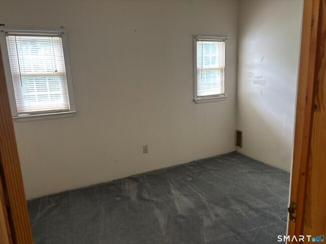 Building Photo - 324 Wheelers Farm Rd