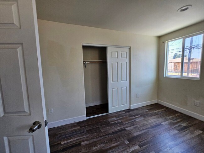 Building Photo - 23(1456,1458)