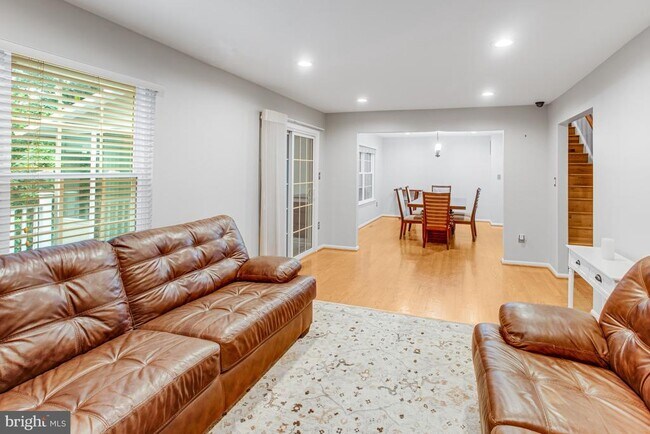 Building Photo - 3434 Fort Lyon Dr