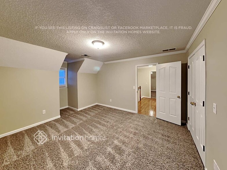 Building Photo - 4881 Tree Tops Dr