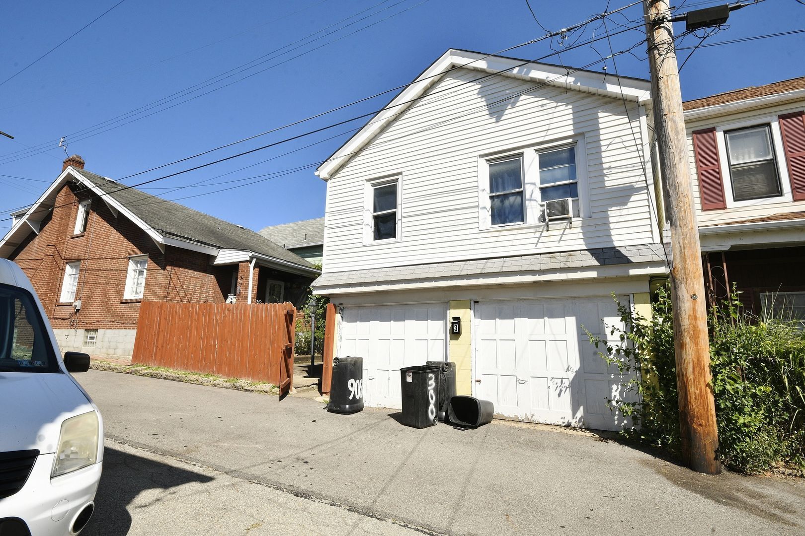 Building Photo - 300 Sherman Ave