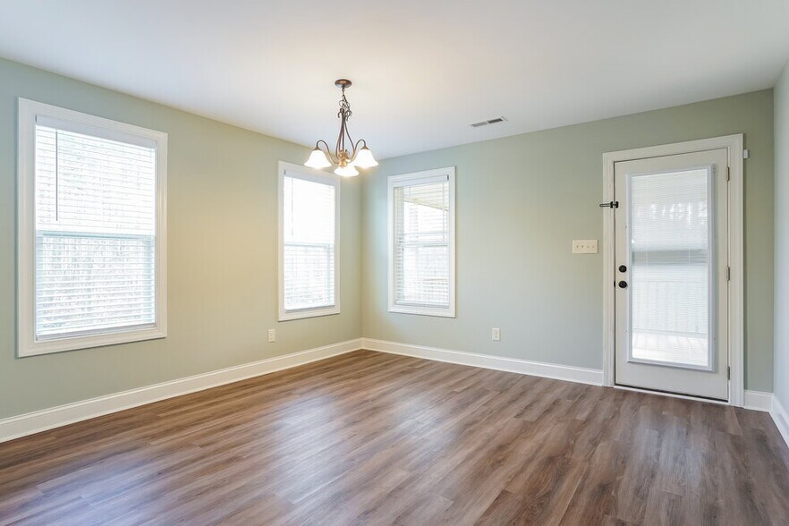 Building Photo - 954 Airedale Trail