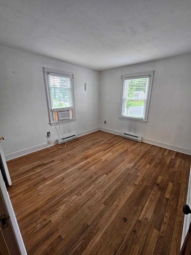 Building Photo - 100 Killarney Rd