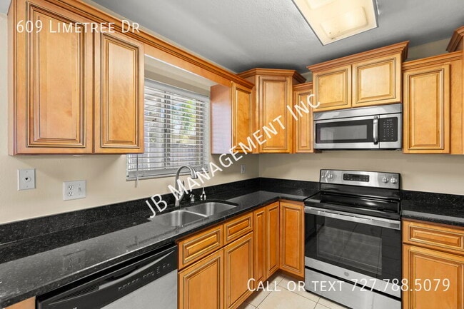 Building Photo - 609 Limetree Dr