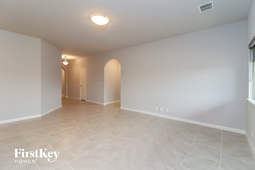 Building Photo - 1089 Nighthawk Trl