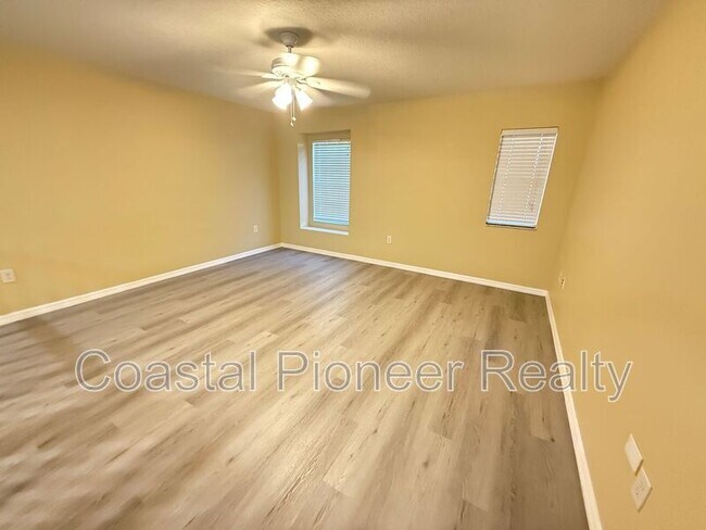 Building Photo - 10337 Stratford Pointe Ave