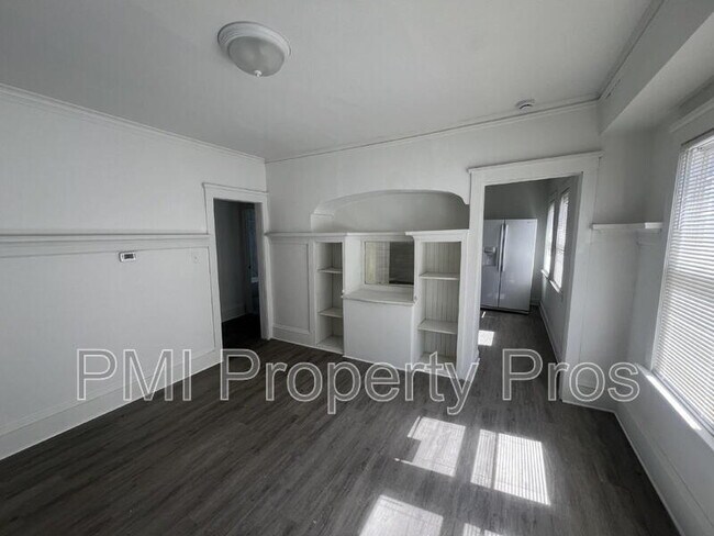 Building Photo - 3284 N 30th St