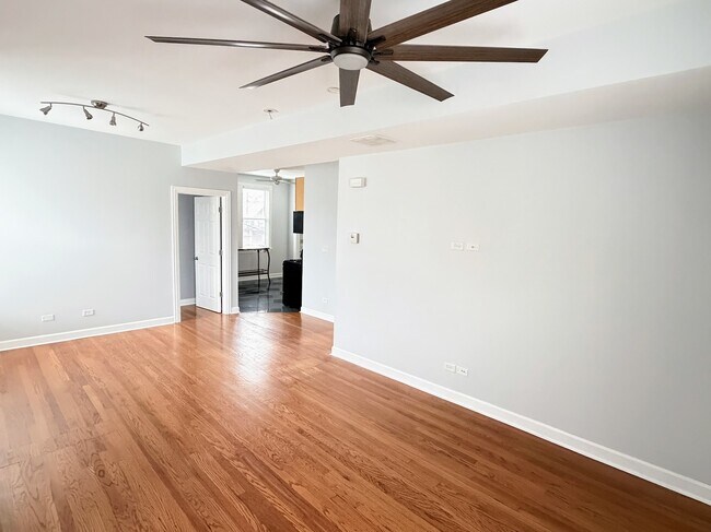 Building Photo - 2326 N Kostner Ave