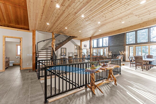 Building Photo - Stunning Luxury Hayden Lake Lodge with 5 B...