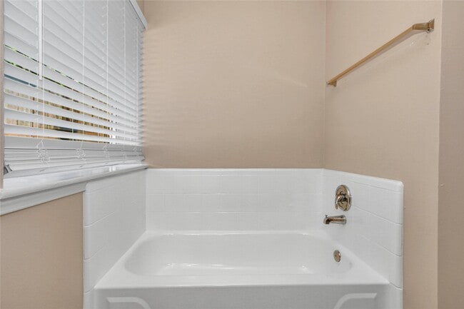 Building Photo - 8235 Alabaster Dr