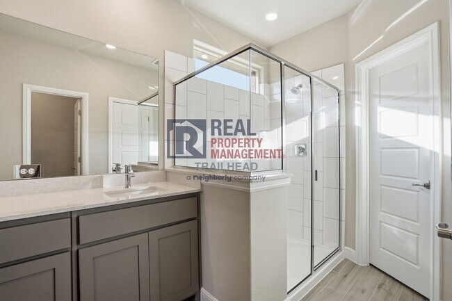 Building Photo - Spacious 4 Bedroom Home with Functional Layout