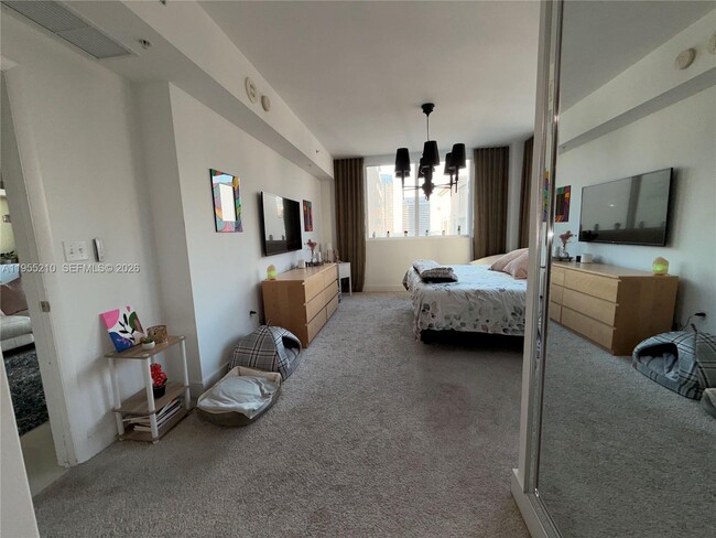 Building Photo - 253 NE 2nd St