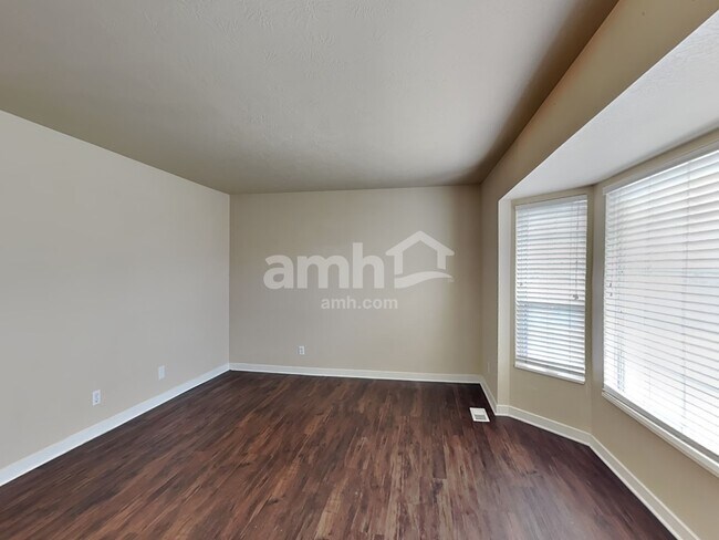 Building Photo - 4445 S Wakeport Bay